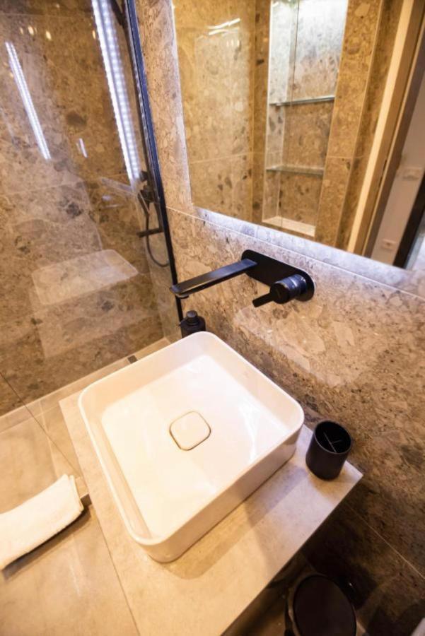 Casa Doner Rooms Craiova Bagian luar foto